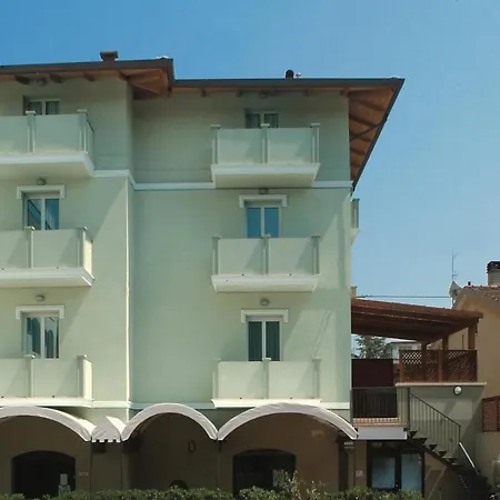 Apart Otel Il Capodoglio 3*